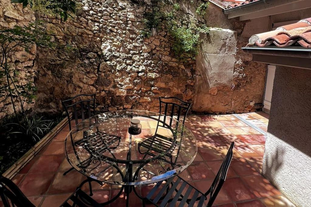 Charmante Maison Renovee Nérac エクステリア 写真